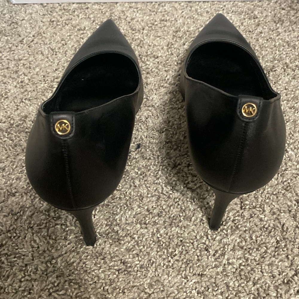 Michael Kors Classic Black Heels - Picture 6 of 6